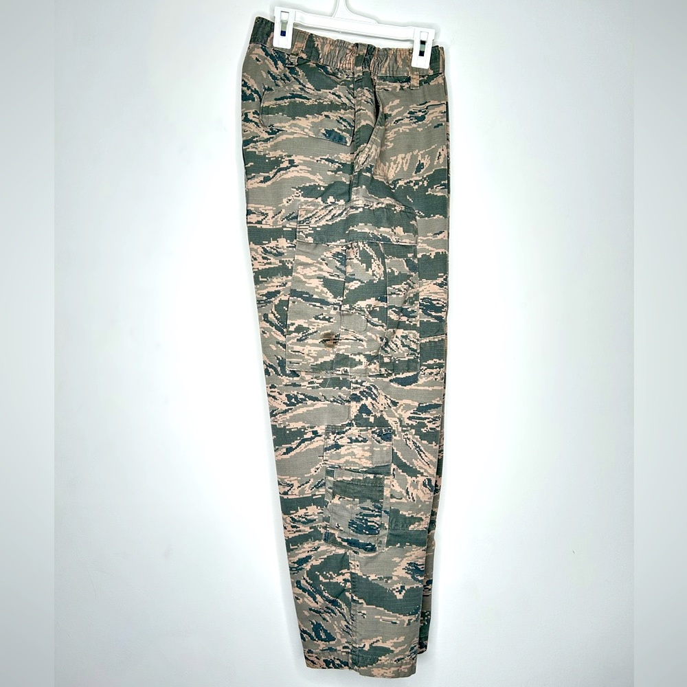 US Air Force Issued Camouflage Pants Size: 32XS (short) Inseam: 28”. (SKU: A-33)